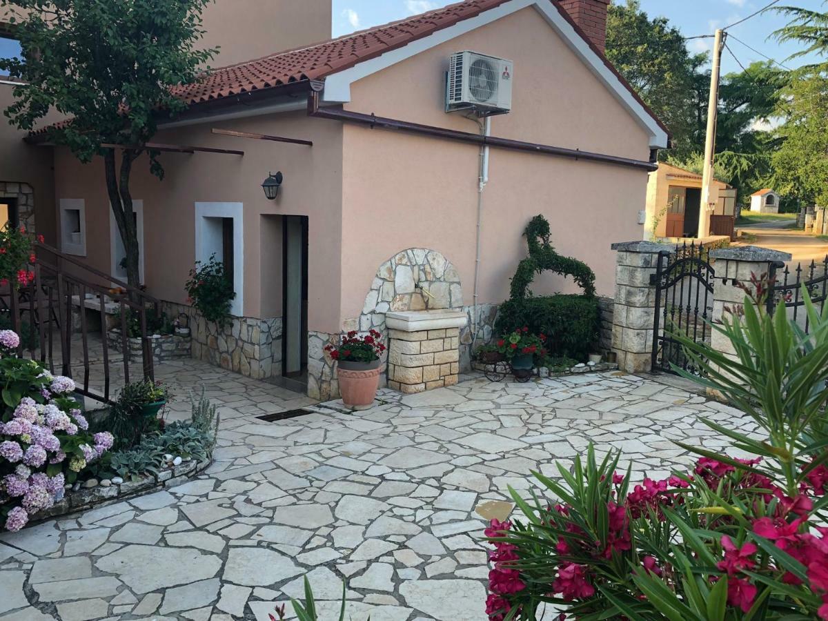 Teta Jana Apartamento Smoljanci Exterior foto